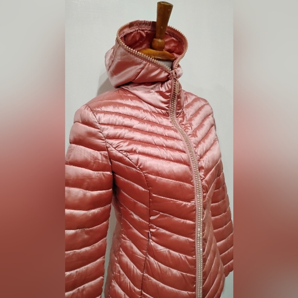 LIGHTWEIGHT PEARLIZED PUFFER HOODIE NWOT - Picture 2 of 11